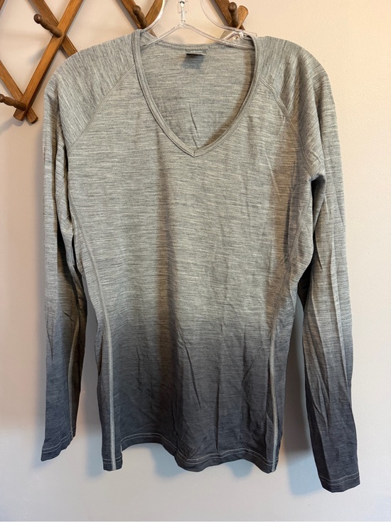 Icebreaker Tops - Icebreaker Bodyfit 200 Merino Wool Ombre V-Neck Base Layer Grey L
